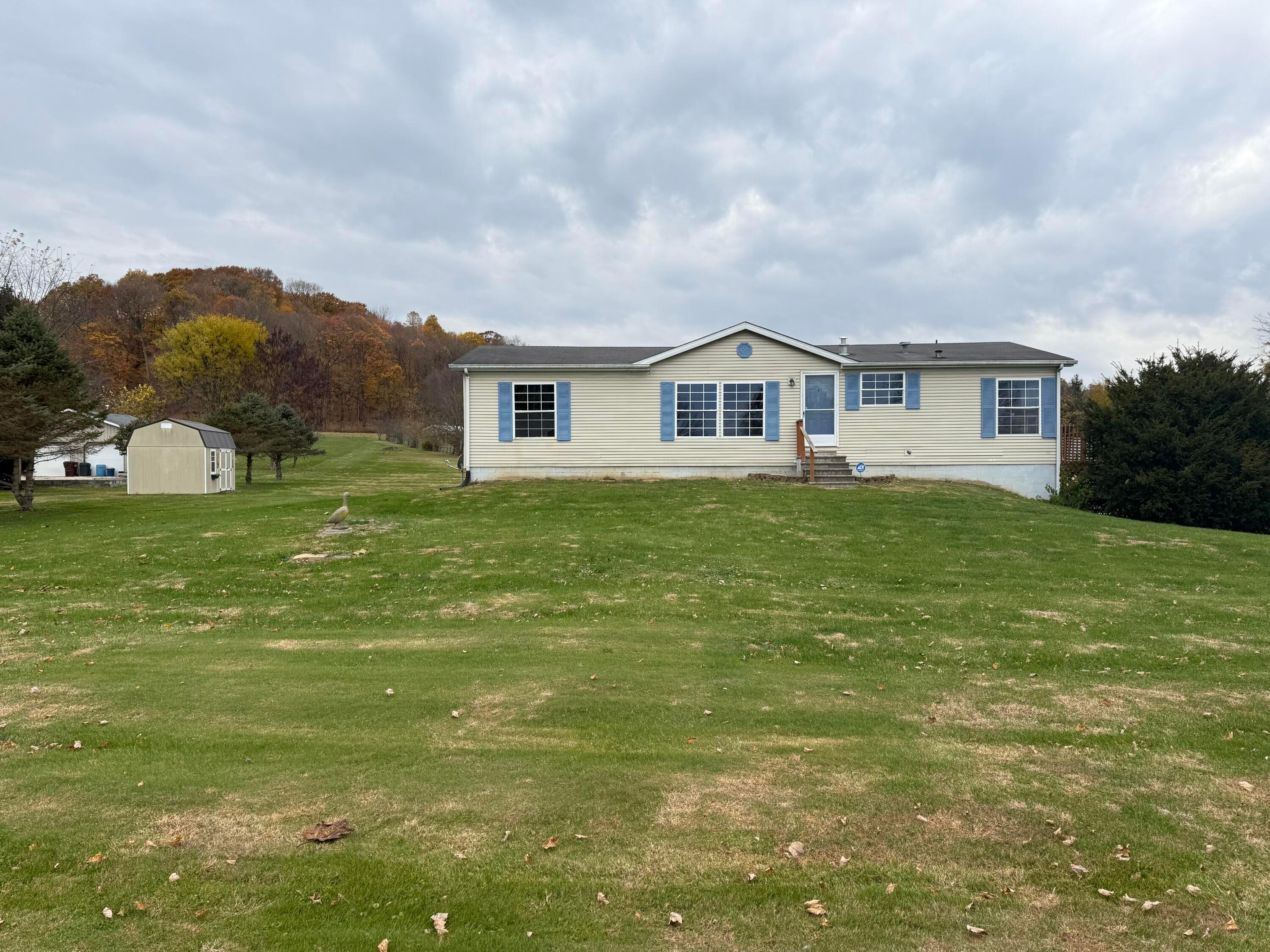 1430 Hamburg Road Southwest Lancaster, OH 43130 - Photo 2 of 24 IMG_7602