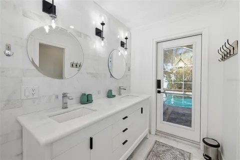 $890,000 | 4029 38th Way South, St. Petersburg, FL 33711