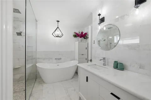 $890,000 | 4029 38th Way South, St. Petersburg, FL 33711