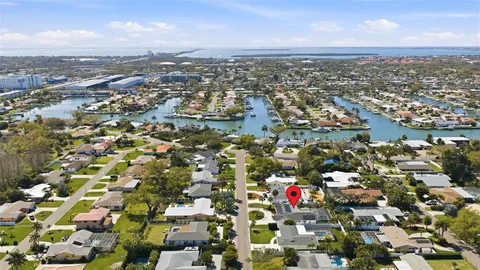 $890,000 | 4029 38th Way South, St. Petersburg, FL 33711