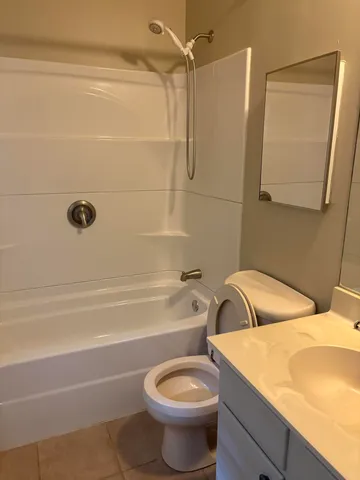 $1,800 | 5215 Merriman Road, Jackson, MI 49201