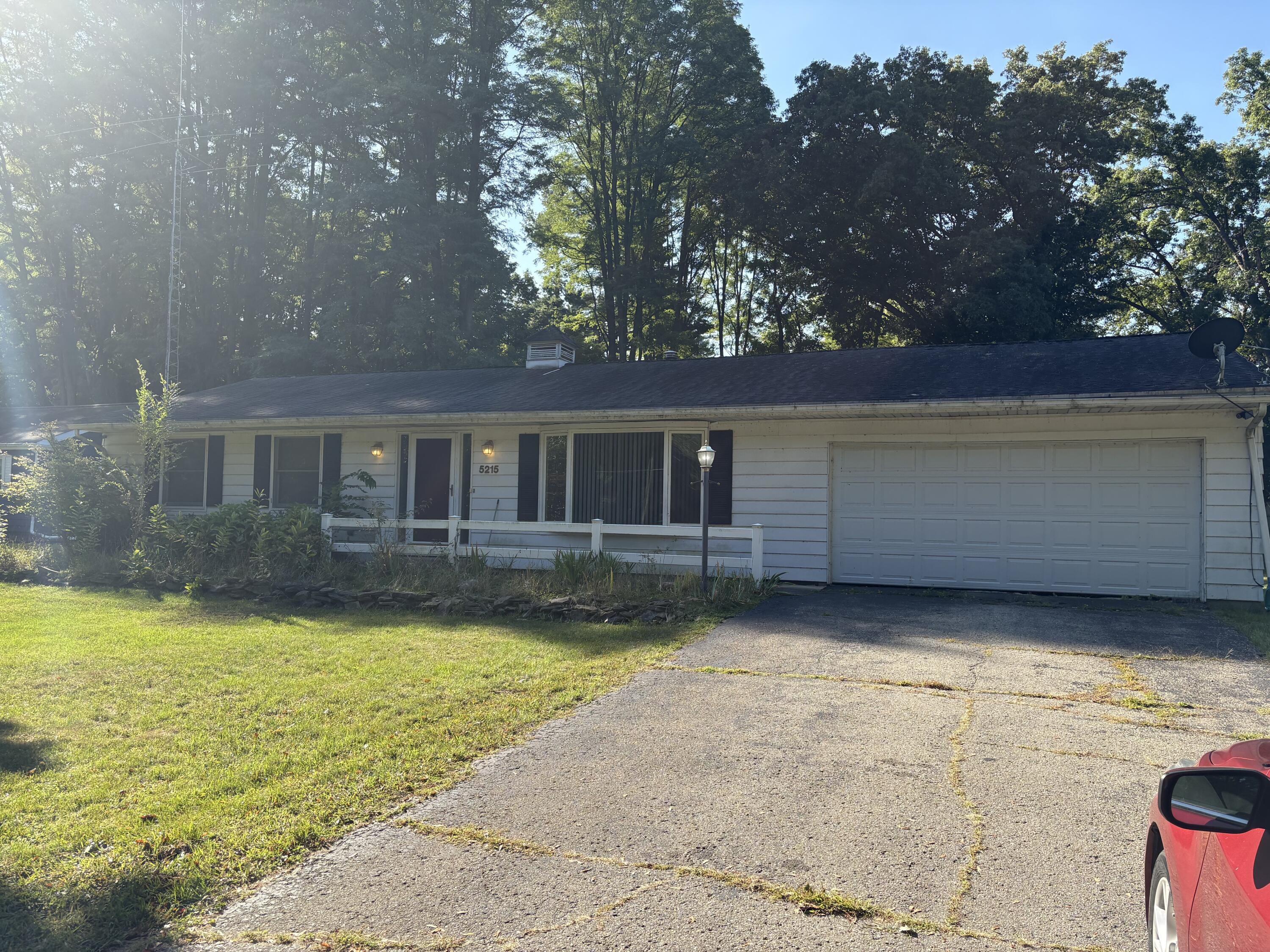 5215 Merriman Road Jackson, MI 49201 - Photo 4 of 16 IMG_2638