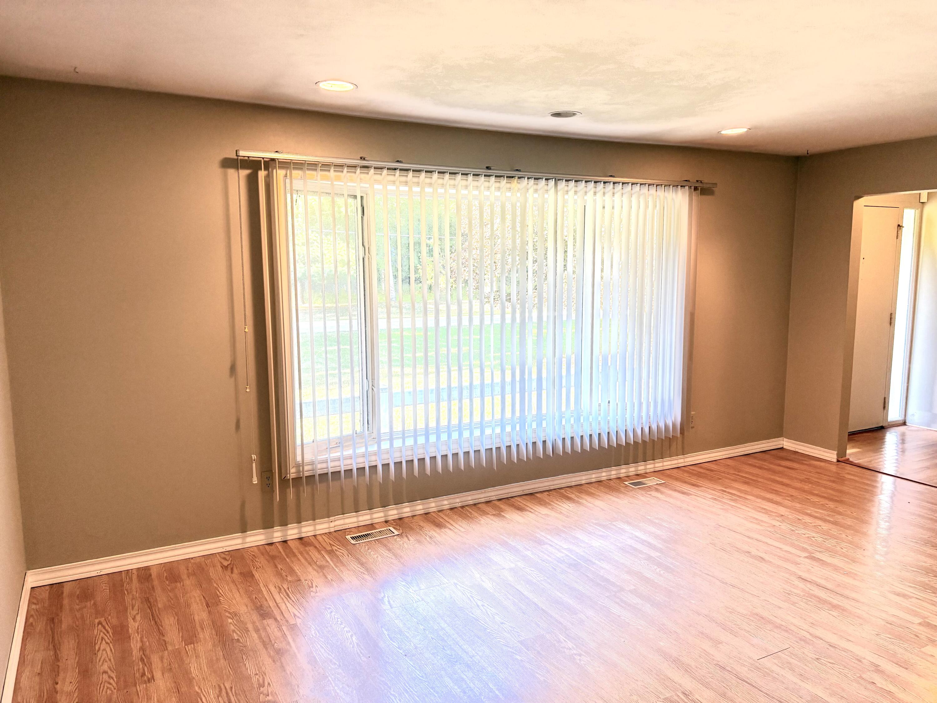 5215 Merriman Road Jackson, MI 49201 - Photo 5 of 16 IMG_2653