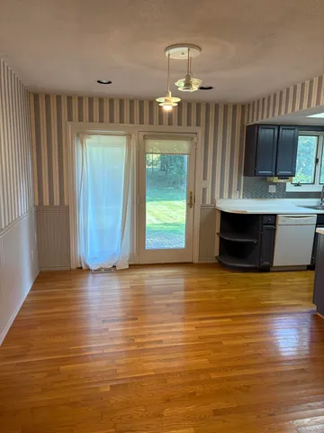 $1,800 | 5215 Merriman Road, Jackson, MI 49201