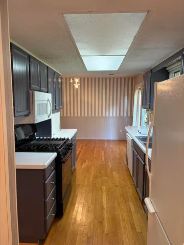 $1,800 | 5215 Merriman Road, Jackson, MI 49201