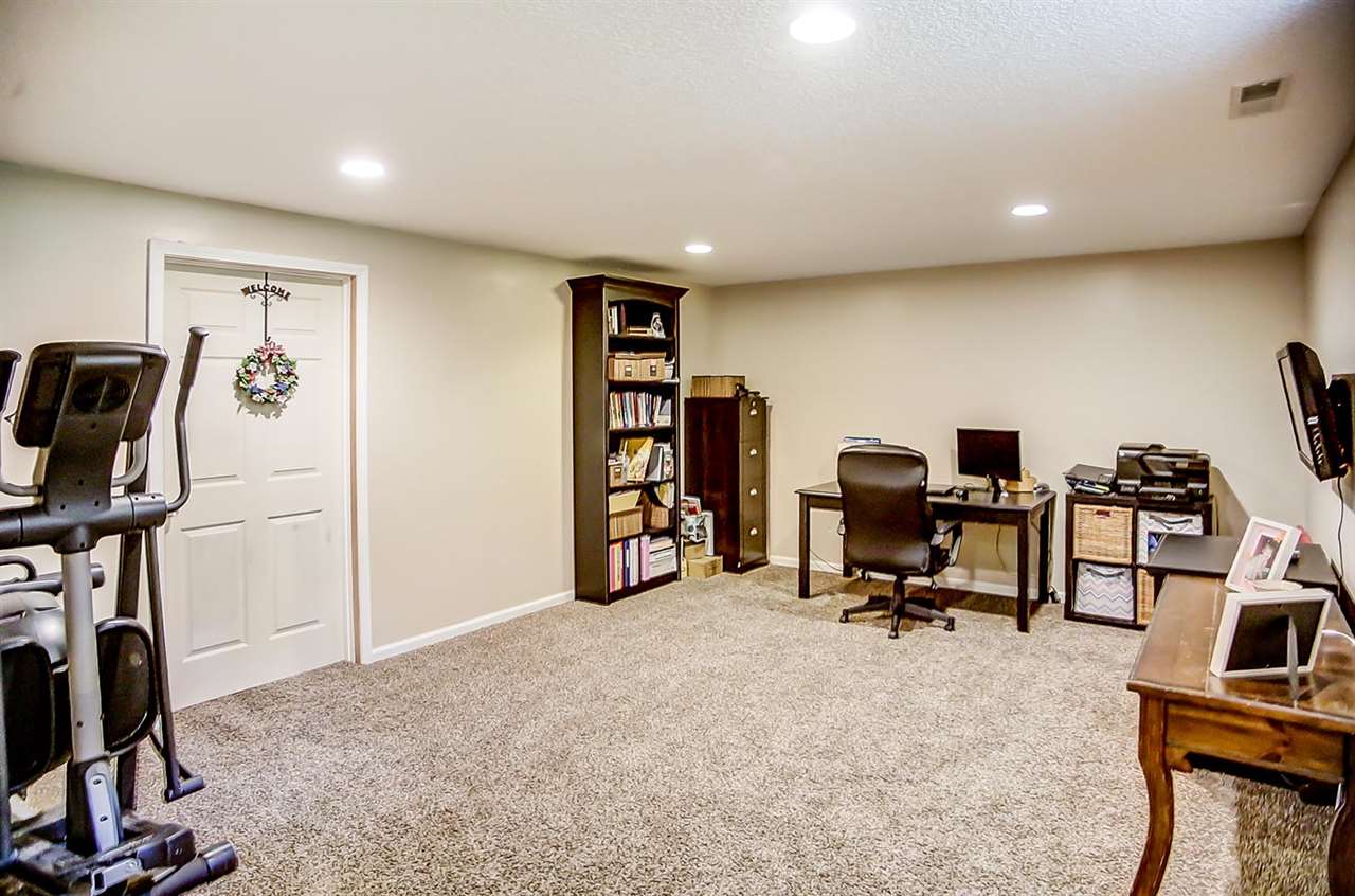 10818 Smokey Ridge Place Fort Wayne, IN 46818 - Photo 24 of 36 Gallery Image 24