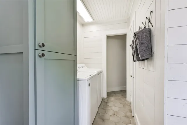 $444,000 | 612 South Day Street, Brenham, TX 77833