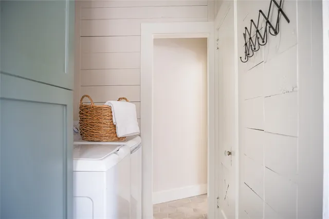 $444,000 | 612 South Day Street, Brenham, TX 77833