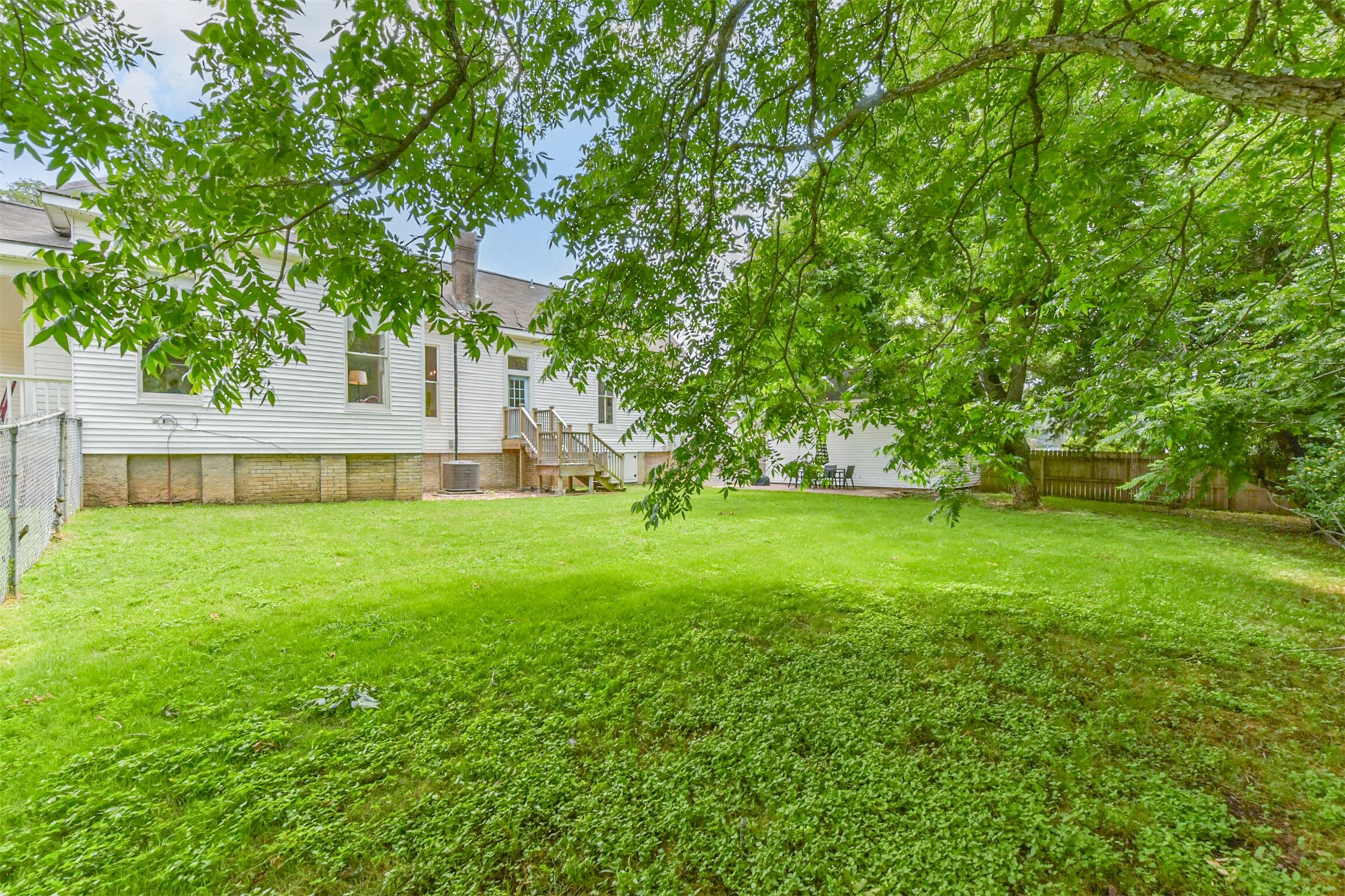 612 South Day Street Brenham, TX 77833 - Photo 8 of 44