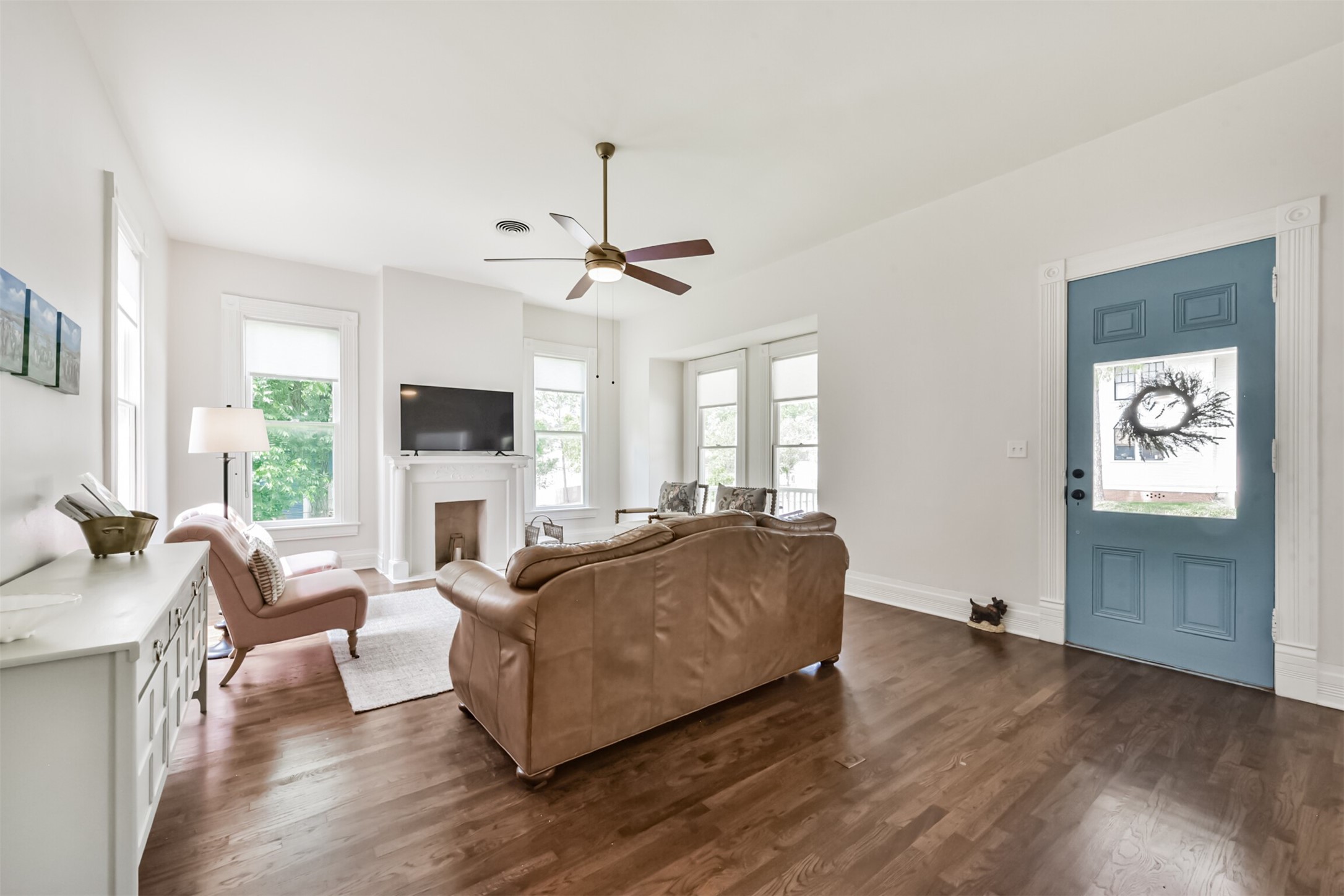 612 South Day Street Brenham, TX 77833 - Photo 10 of 44