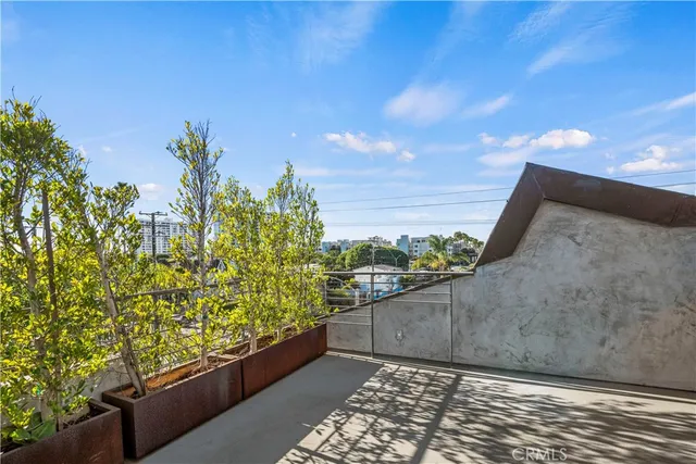 $2,600,000 | 235 Ocean Park Boulevard, Unit 2, Santa Monica, CA 90405