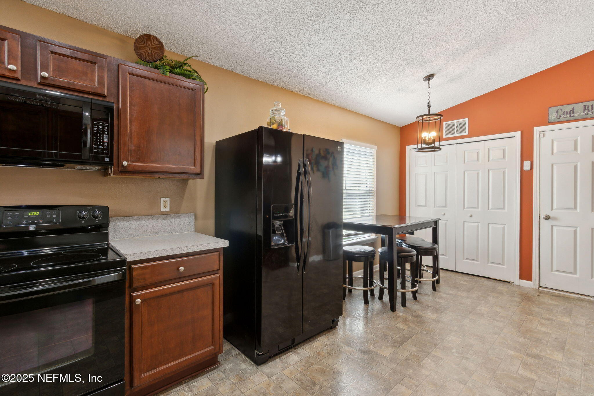 8740 Springtree Road Jacksonville, FL 32210 - Photo 21 of 44 23-web-or-mls-8740 Springtree Rd-23