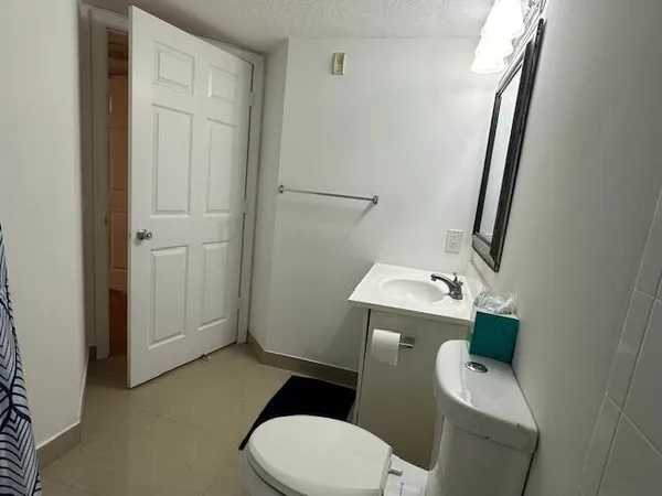 $2,425 | 401 Villa Circle, Boynton Beach, FL 33435