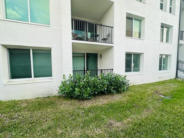 $2,425 | 401 Villa Circle, Boynton Beach, FL 33435