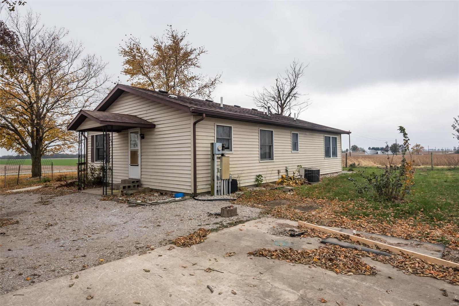 15523 South Grand Road Nashville, IL 62263 - Photo 20 of 33 Gallery Image 20