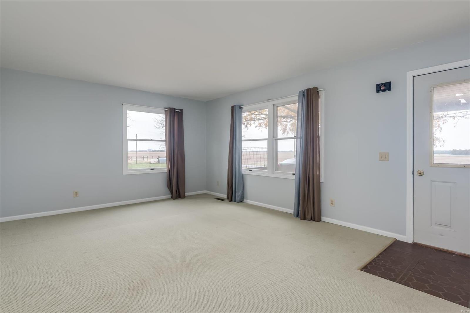 15523 South Grand Road Nashville, IL 62263 - Photo 5 of 33 Gallery Image 5