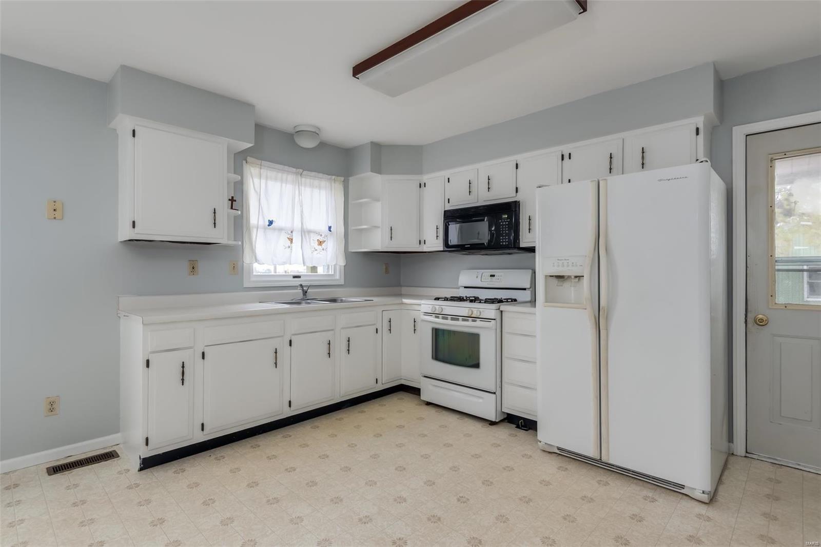15523 South Grand Road Nashville, IL 62263 - Photo 7 of 33 Gallery Image 7