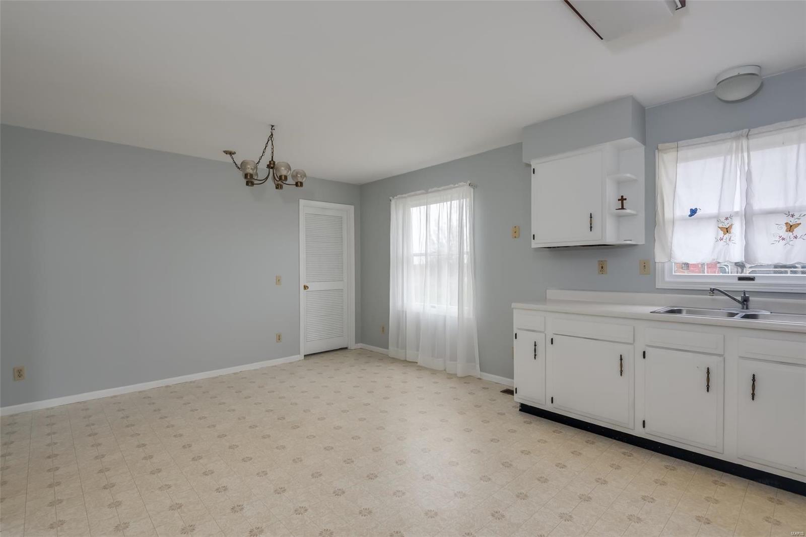 15523 South Grand Road Nashville, IL 62263 - Photo 9 of 33 Gallery Image 9