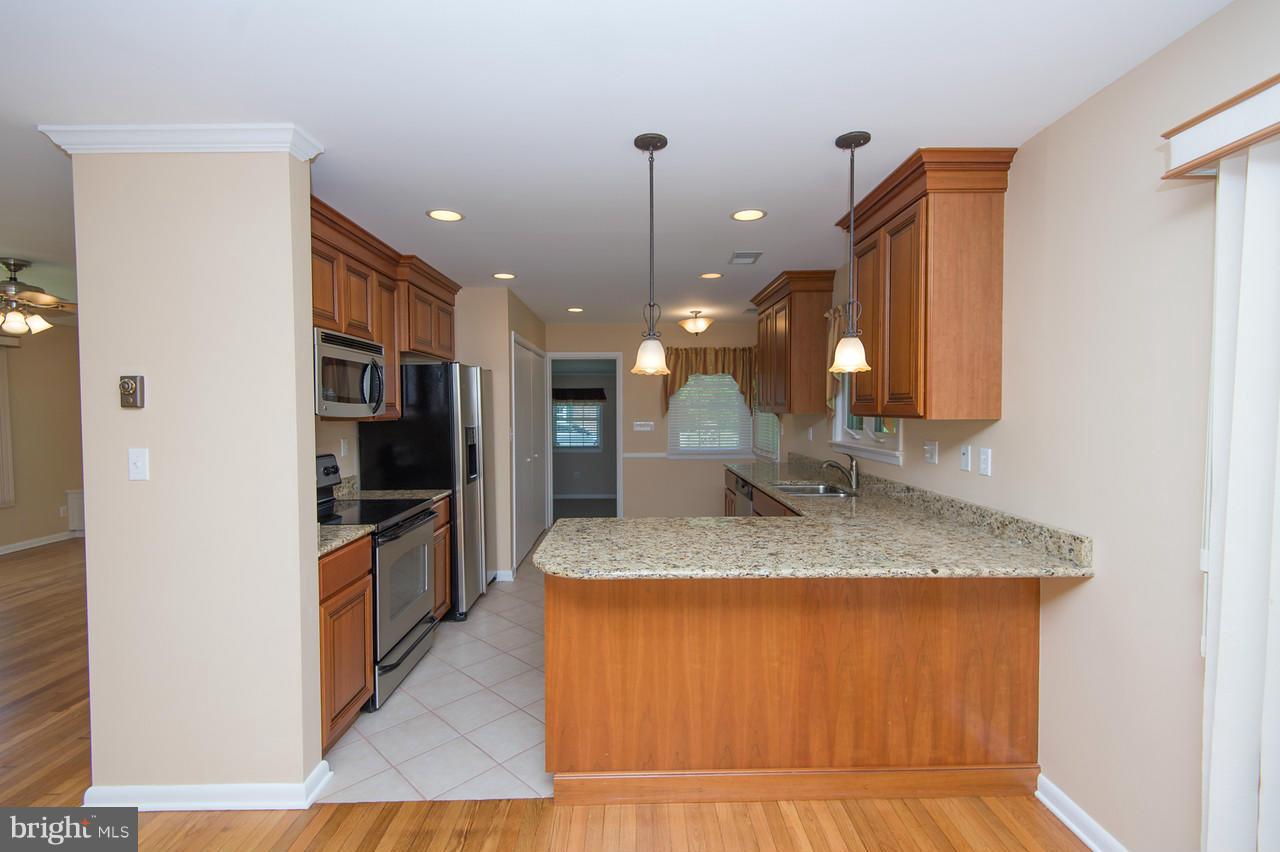18 Algonquin Road Cambridge, MD 21613 - Photo 2 of 28 Kitchen