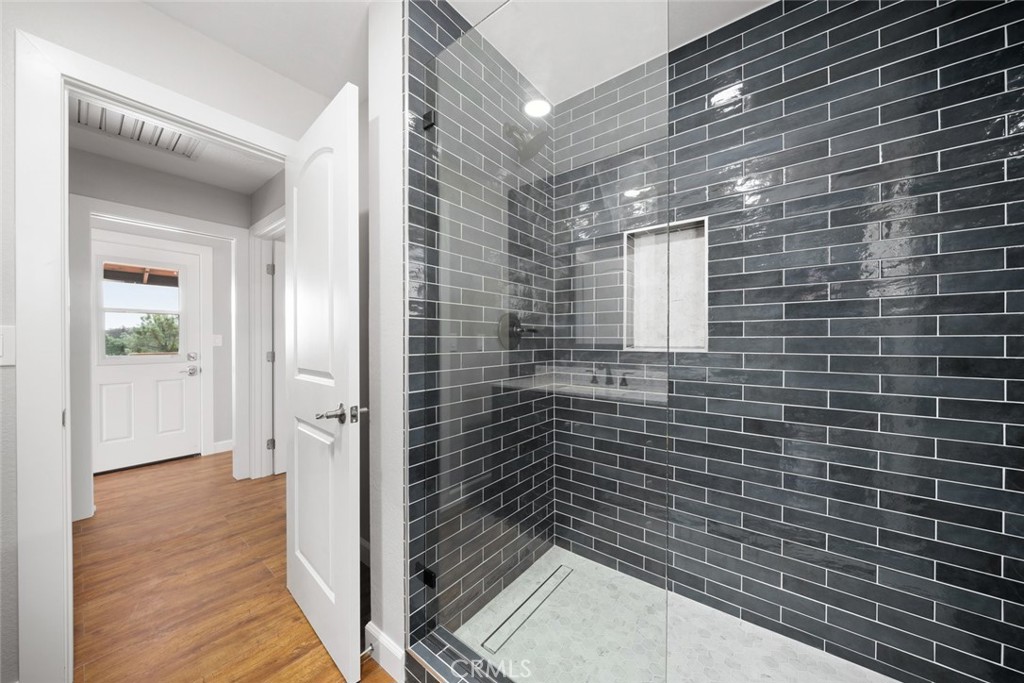 3265 Cypress Mountain Road Templeton, CA 93465 - Photo 11 of 32 Guest Bathroom main house shower