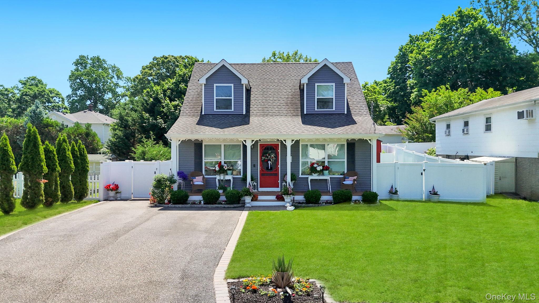 17 Walnut Road Kings Park, NY 11754 - Photo 2 of 34