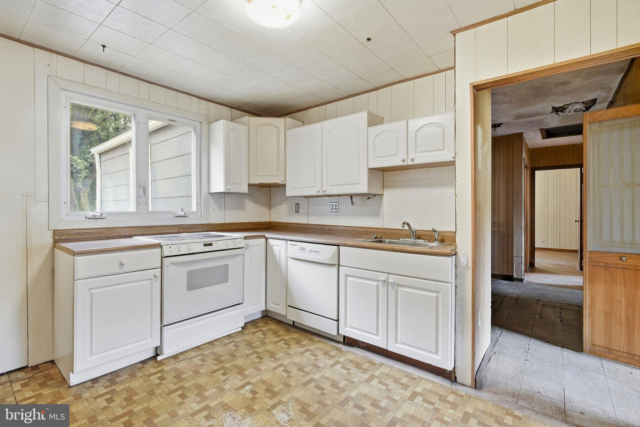 2584 Galloway Road Bensalem, PA 19020 - Photo 8 of 31 Gallery Image 8