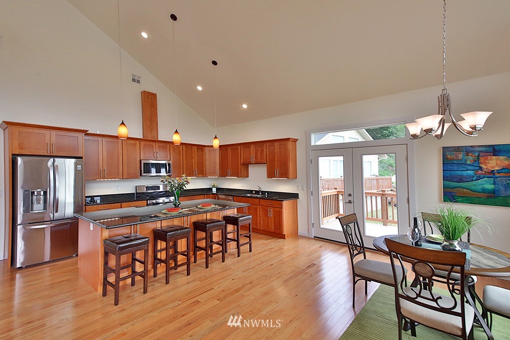 5174 Bayview Road Langley, WA 98260 - Photo 8 of 19 Gallery Image 8