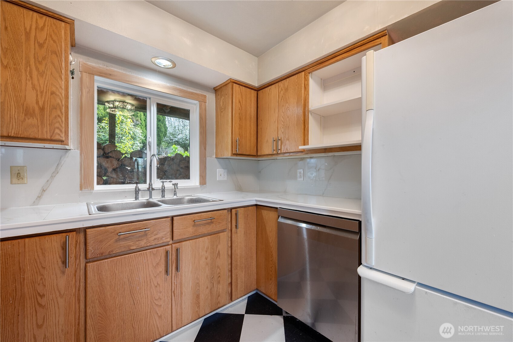 2916 Columbia Heights Road Longview, WA 98632 - Photo 10 of 38