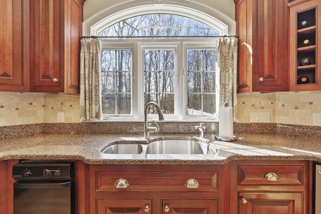 31 Broad Acres Farm Road Medway, MA 02053 - Photo 7 of 41 Gallery Image 7