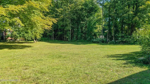 $200,000 | 2 Glenwood Drive, Saratoga Springs, NY 12866