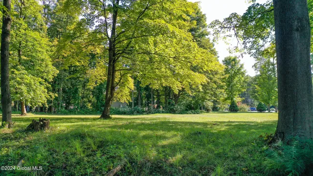 $200,000 | 2 Glenwood Drive, Saratoga Springs, NY 12866