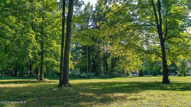 $200,000 | 2 Glenwood Drive, Saratoga Springs, NY 12866