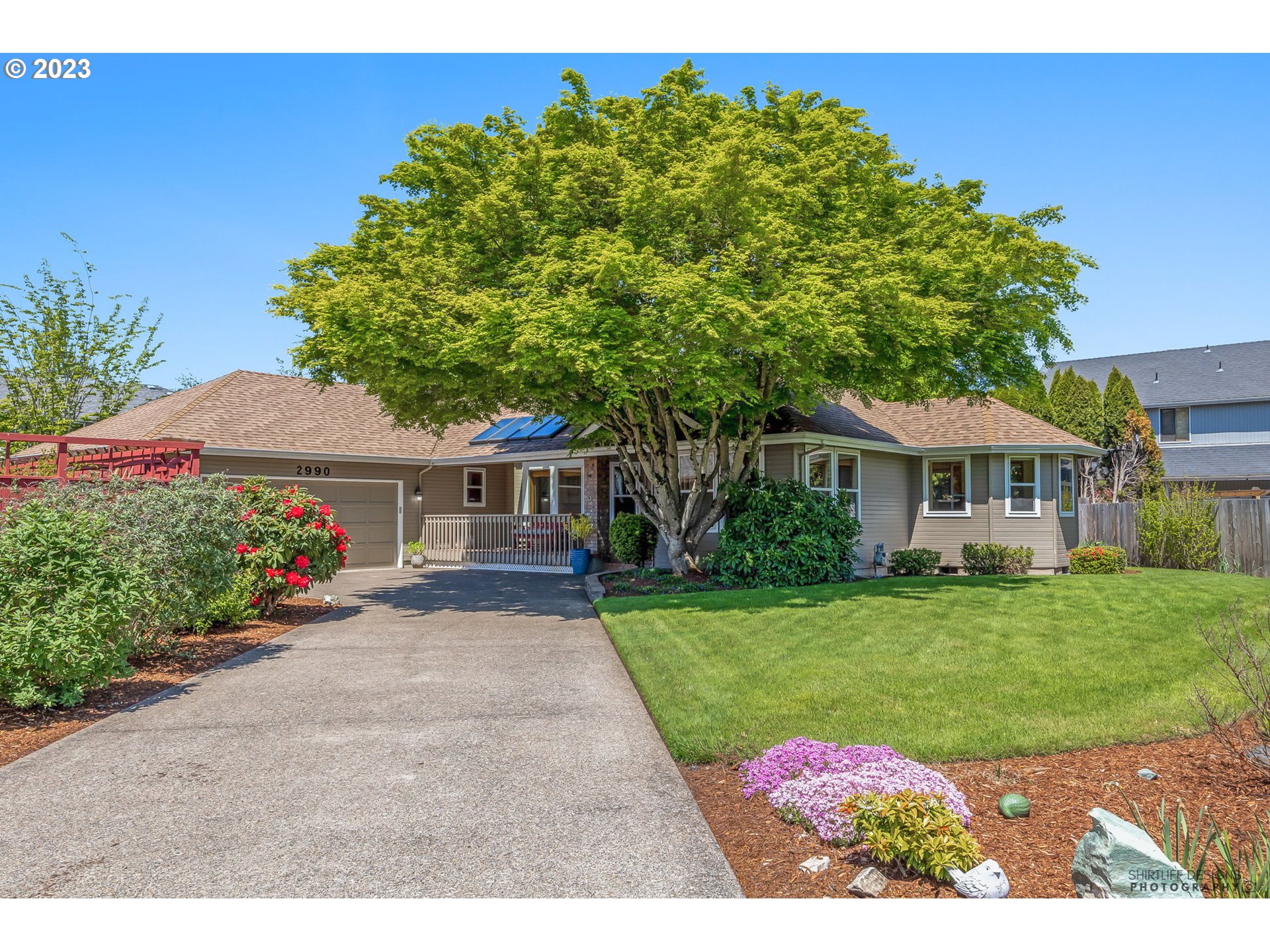 2990 Gilham Road Eugene, OR 97408 - Photo 2 of 39 Gallery Image 2