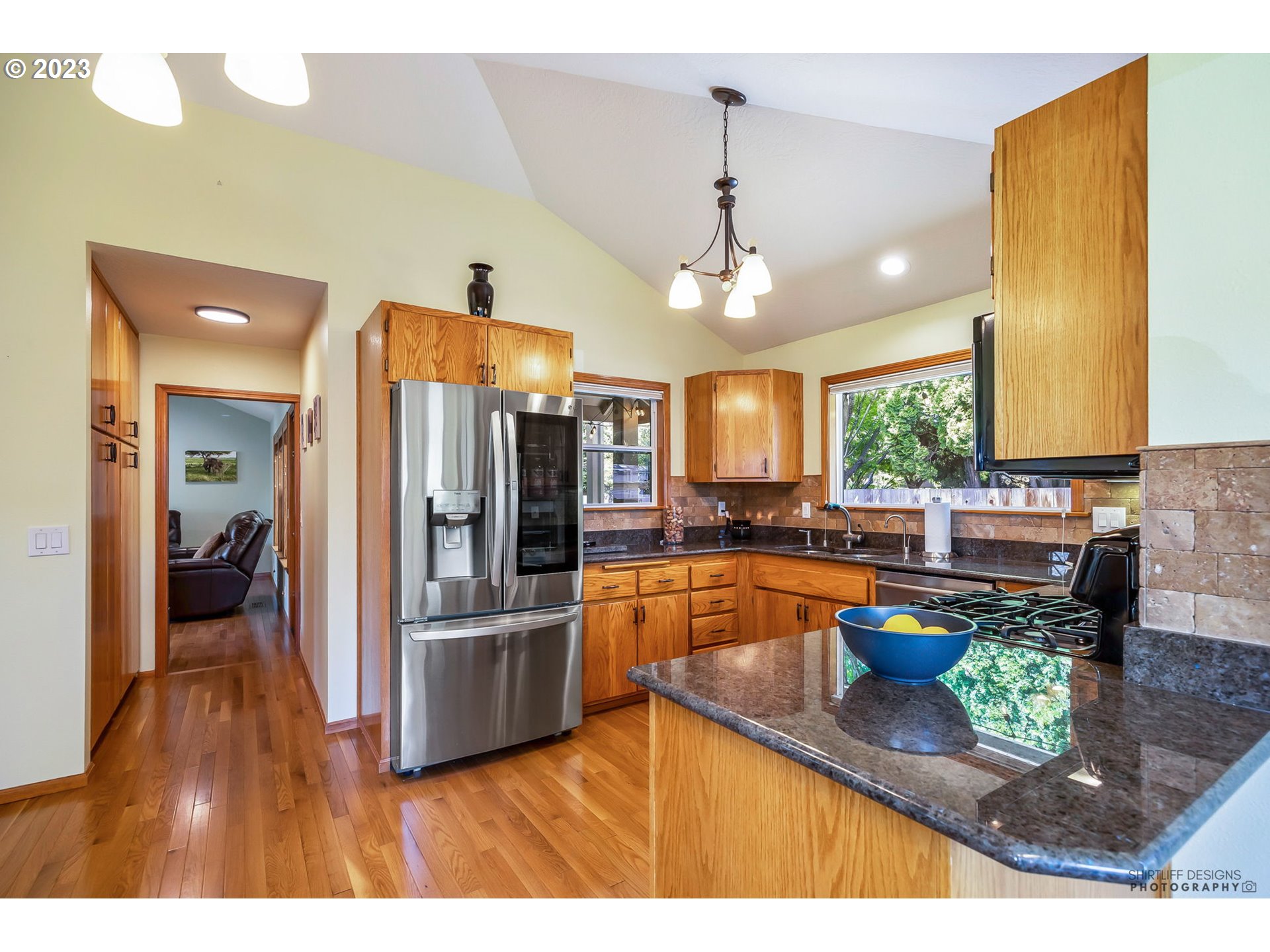 2990 Gilham Road Eugene, OR 97408 - Photo 9 of 39 Gallery Image 9