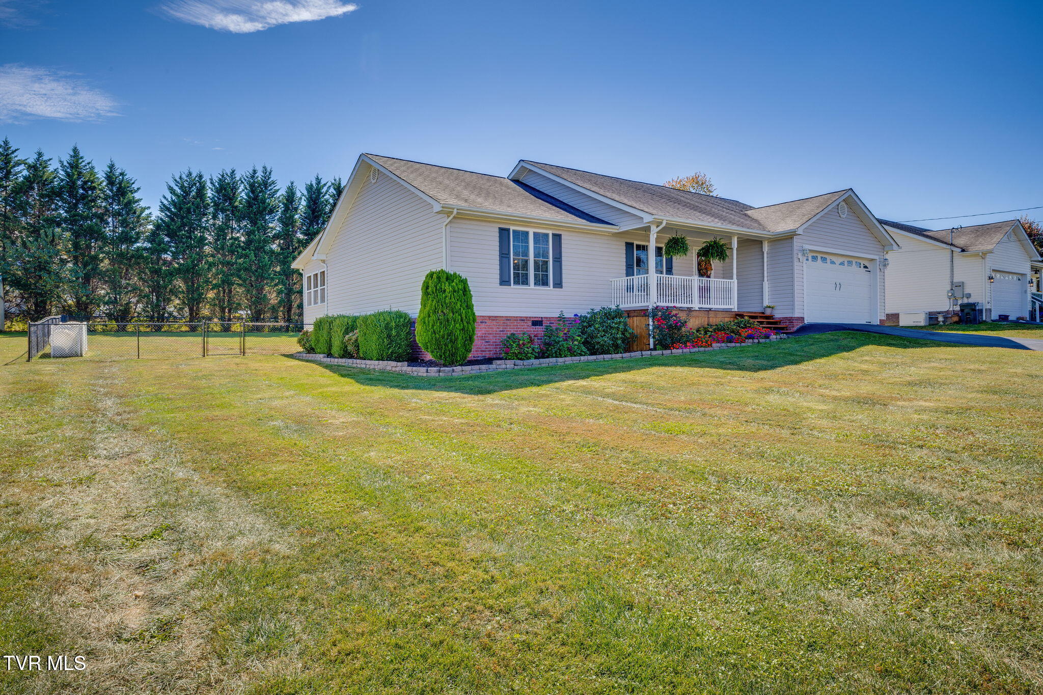 115 Hamilton Road Elizabethton, TN 37643 - Photo 3 of 36 002