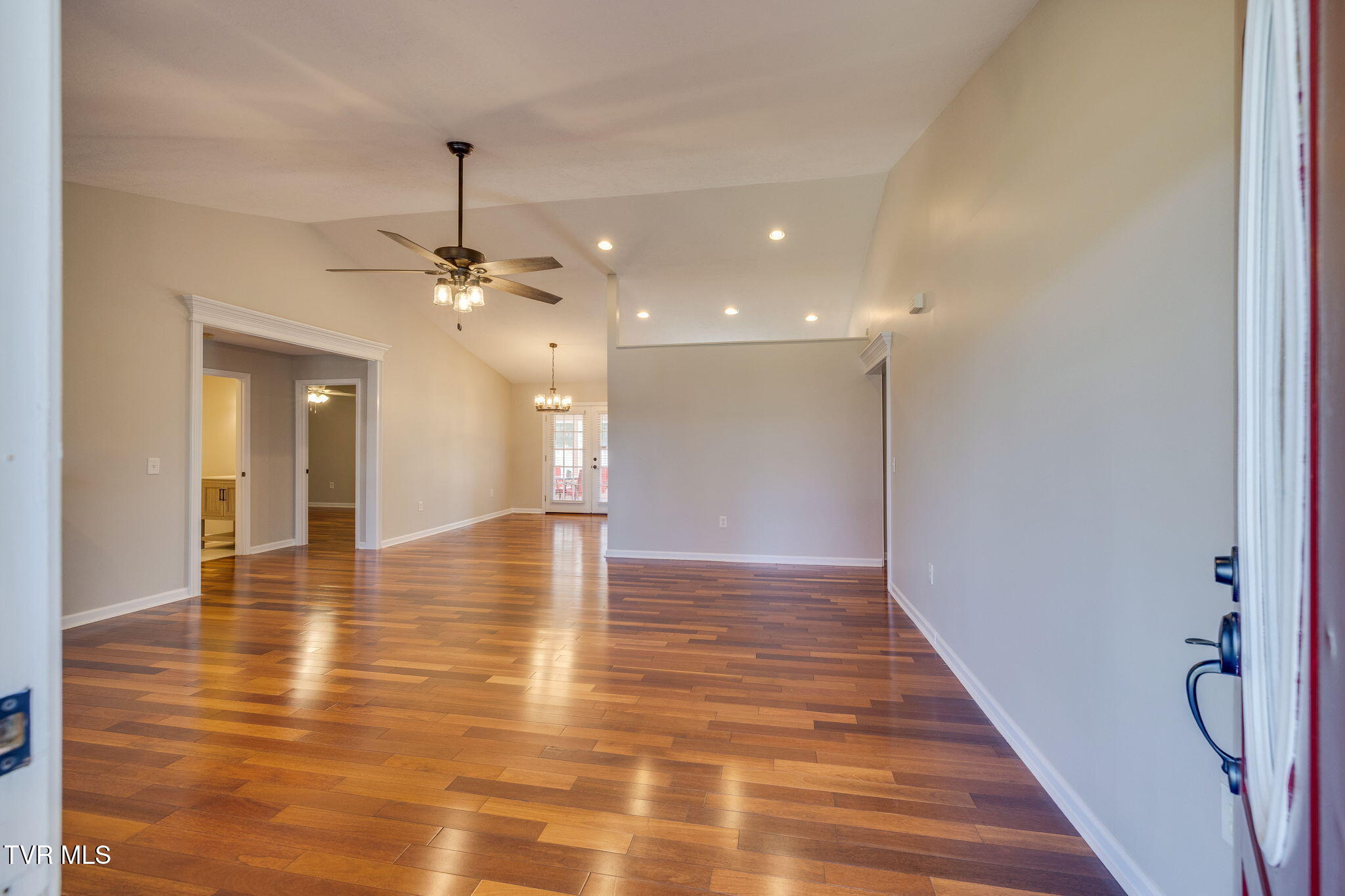 115 Hamilton Road Elizabethton, TN 37643 - Photo 6 of 36 005