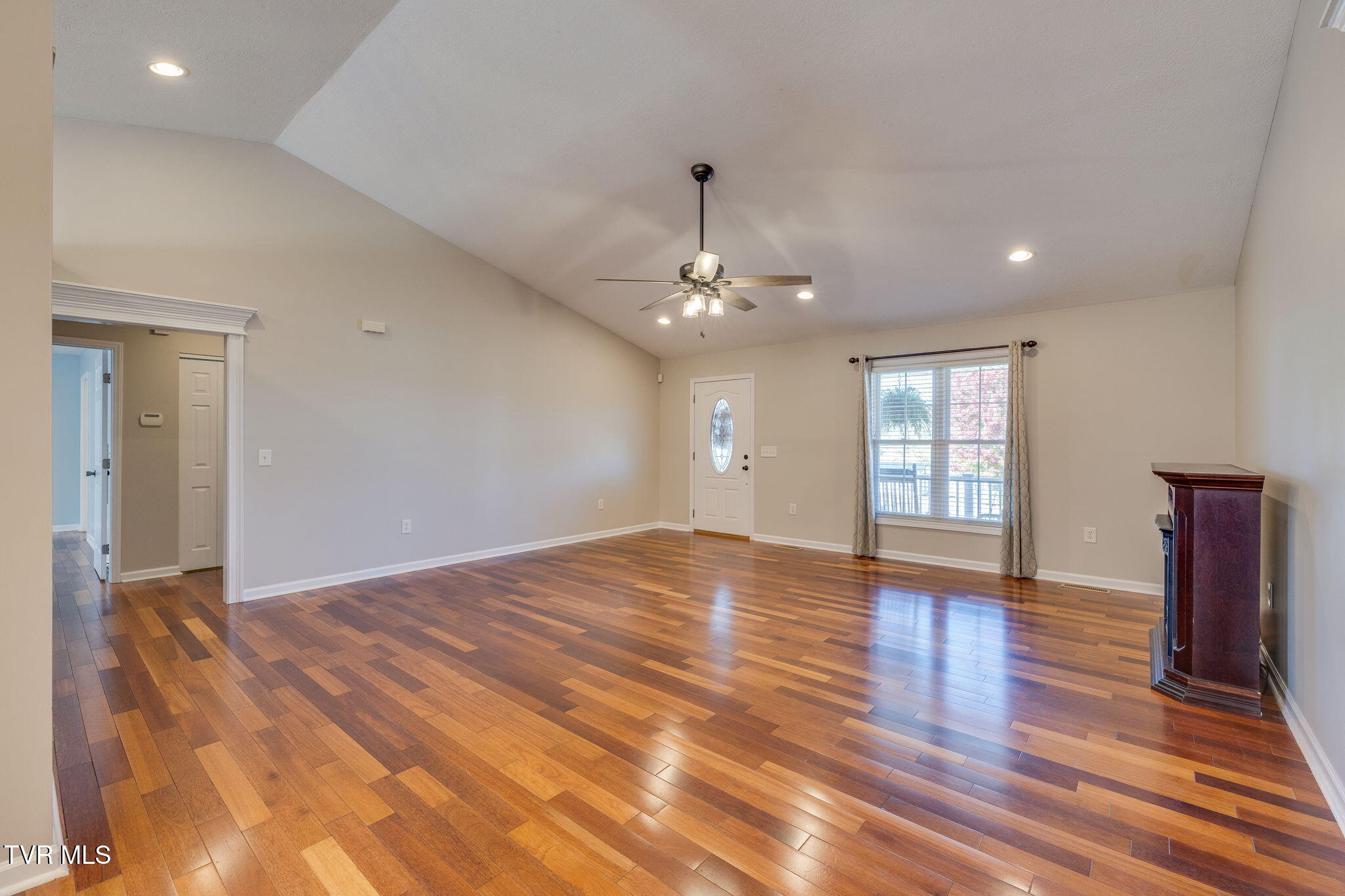 115 Hamilton Road Elizabethton, TN 37643 - Photo 8 of 36 007