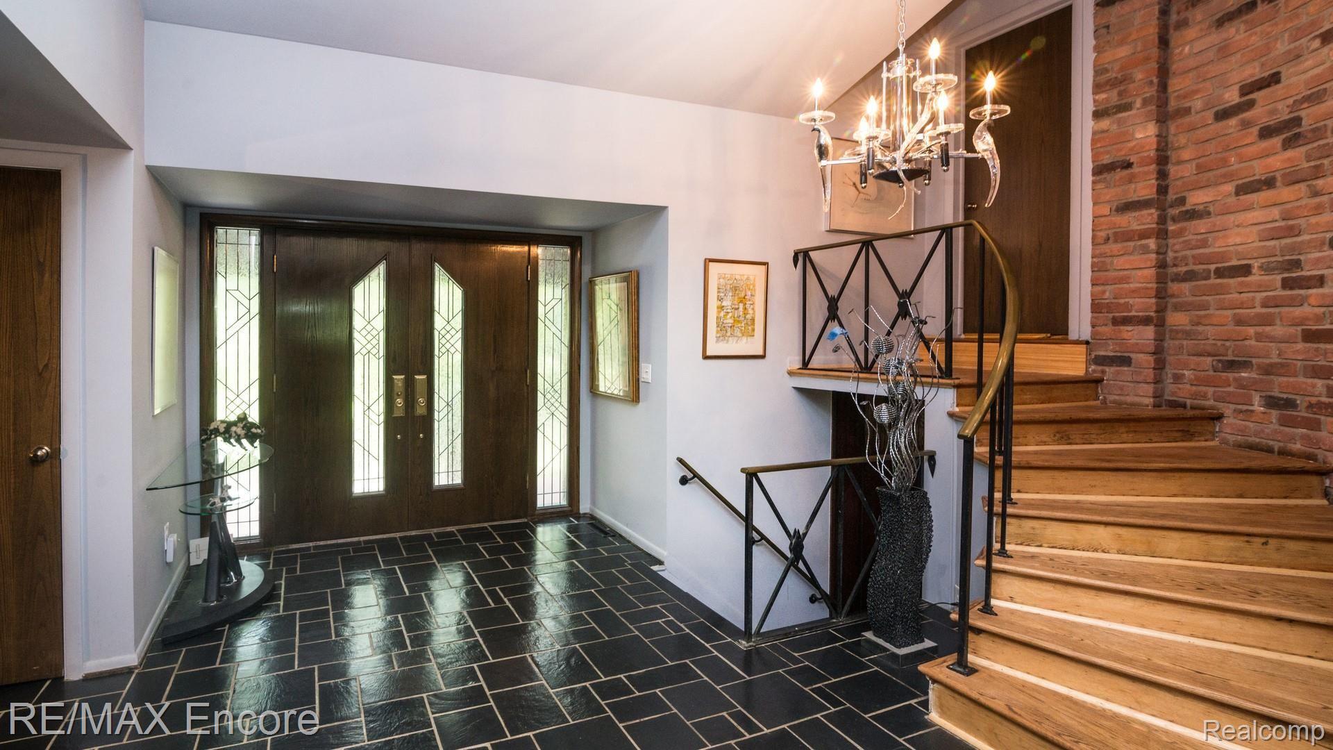 1177 Burnham Road Bloomfield Hills, MI 48304 - Photo 22 of 75 019_35.jpg