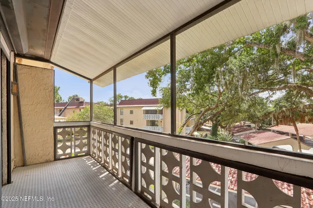 $330,000 | 1810 Sevilla Boulevard West, Unit 307, Atlantic Beach, FL 32233