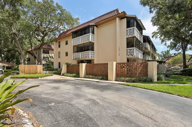 $330,000 | 1810 Sevilla Boulevard West, Unit 307, Atlantic Beach, FL 32233