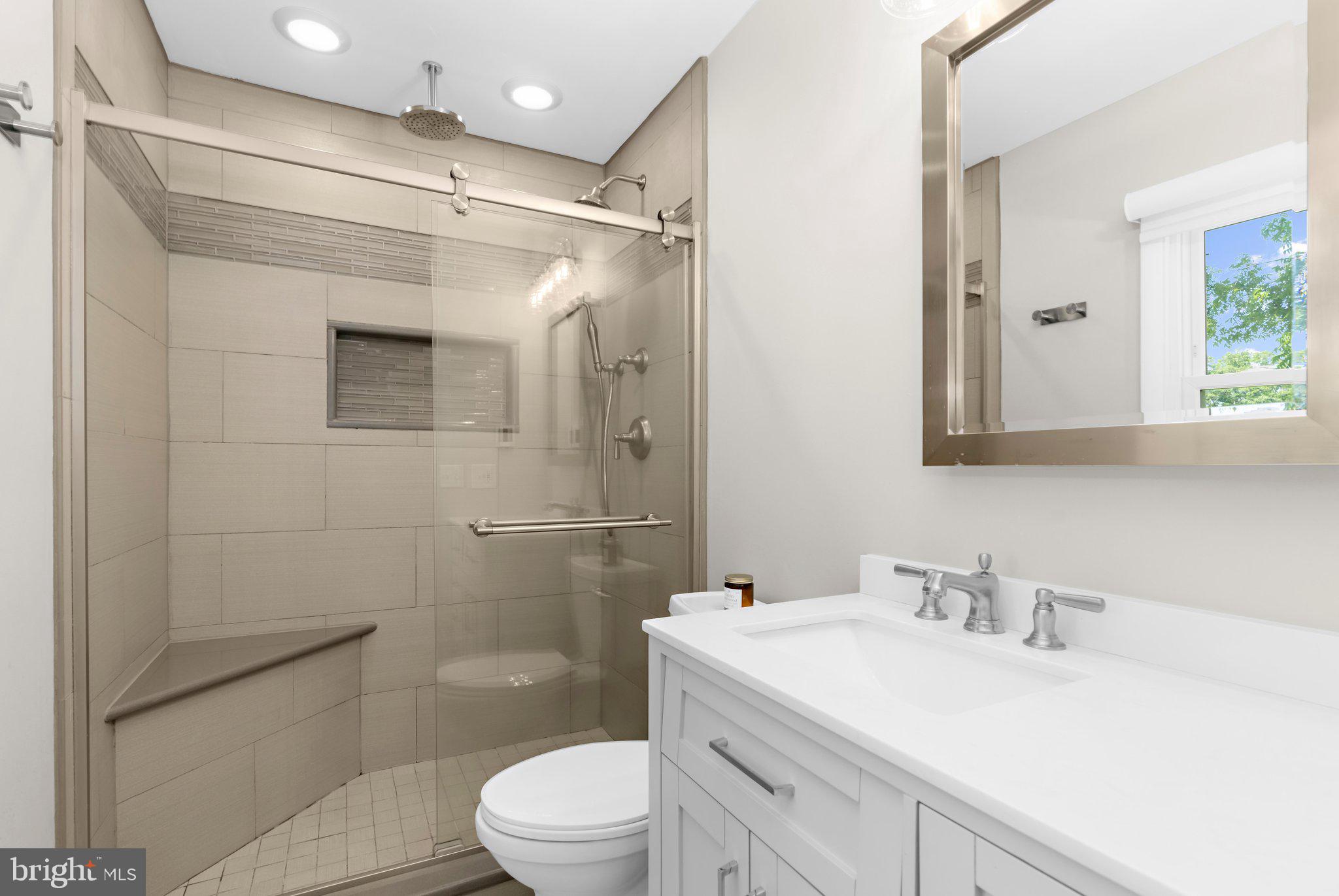 205 Riverside Drive Chester, MD 21619 - Photo 22 of 37 Primary Bathroom