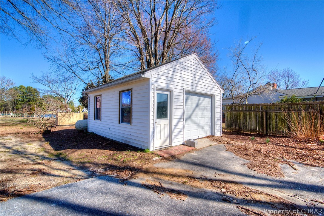 633 Painter Point Road Kilmarnock, VA 22482 - Photo 47 of 48 Gallery Image 47