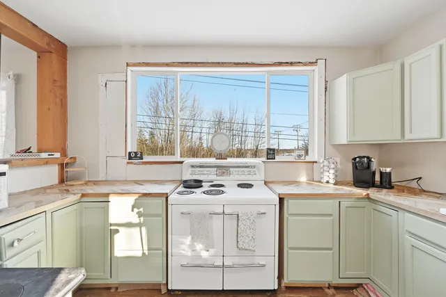 $129,000 | 650 North Nobleboro Road, Waldoboro, ME 04572