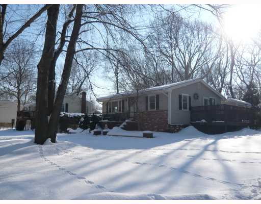 36 Winterberry Road Narragansett, RI 02874 - Photo 1 of 8 Exterior Front.
