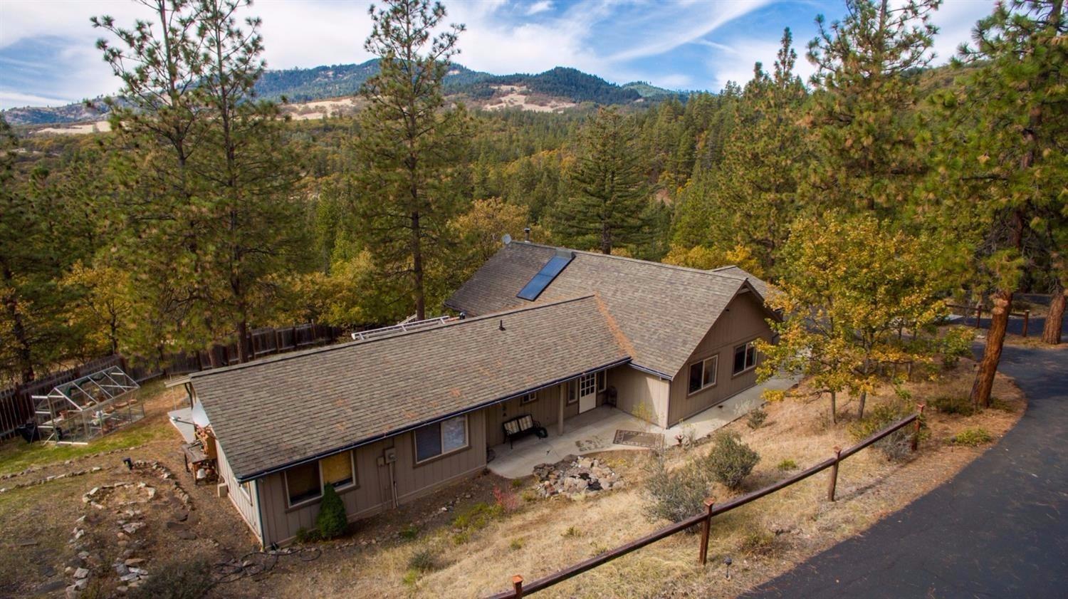 8009 Dead Indian Memorial Road Ashland, OR 97520 - Photo 5 of 24 a view of a terrace with a forest