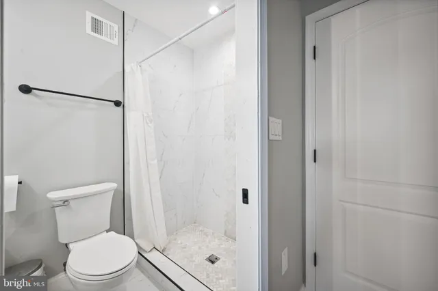 $2,600 | 1732 L Street Northeast, Washington, DC 20002