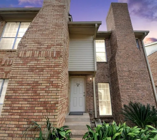 $1,500 | 3600 Jeanetta Street, Unit 704, Houston, TX 77063