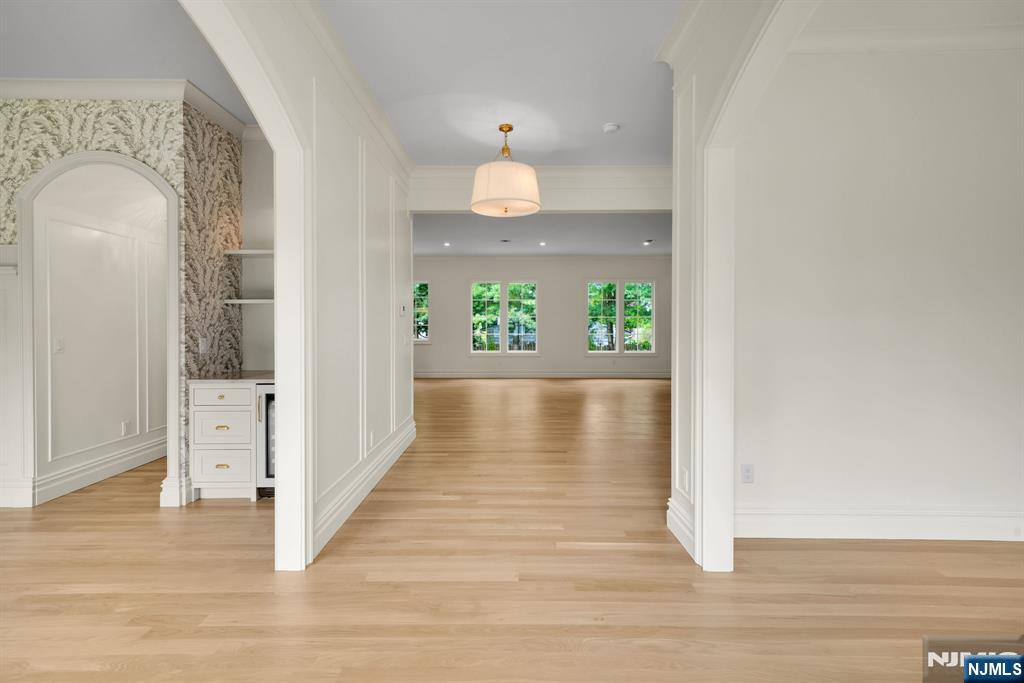 331 Martom Road Wyckoff, NJ 07481 - Photo 14 of 42 Gallery Image 14