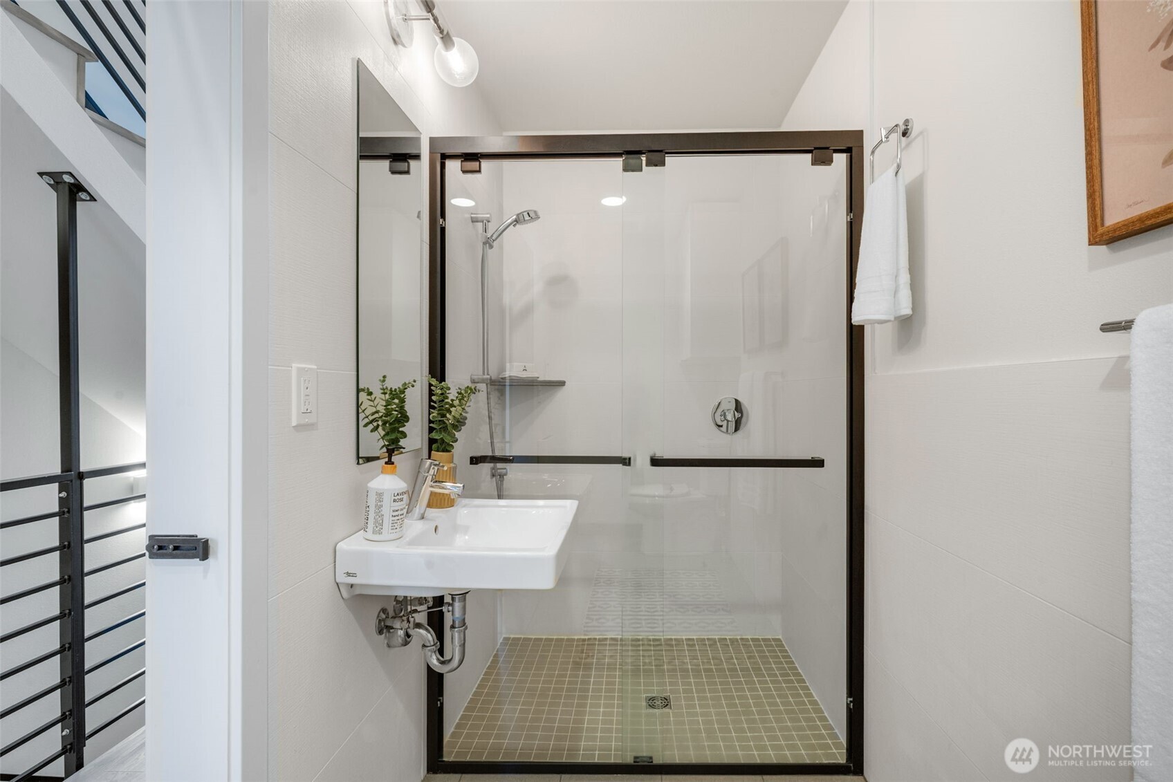 908 North 46th Street, Unit F Seattle, WA 98103 - Photo 33 of 40