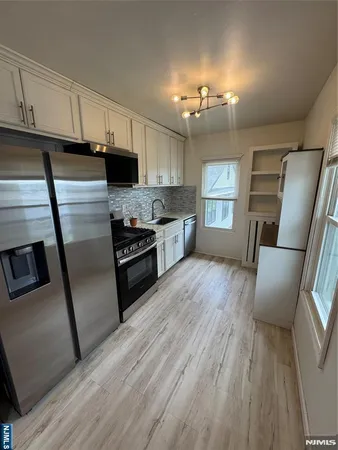 $2,500 | 811 Pleasant View Terrace, Ridgefield, NJ 07657